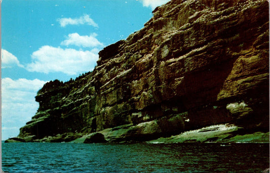L'lle Bonaventure Island Cliffs Perce Quebec Canada Vintage Postcard Unposted
