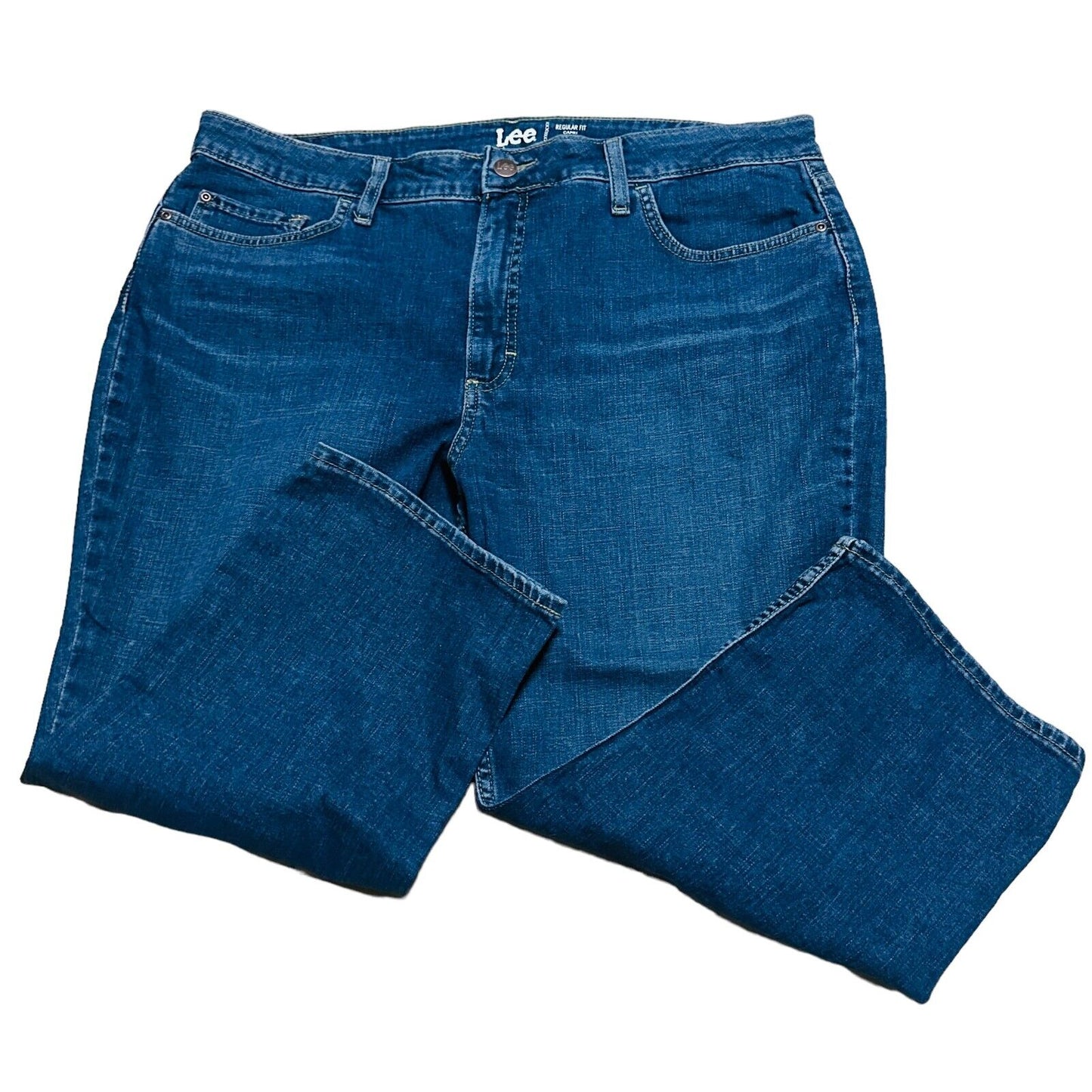 Lee Capri Jeans Women's Size 18 M Regular Fit Mid Rise Medium Wash Denim Blue